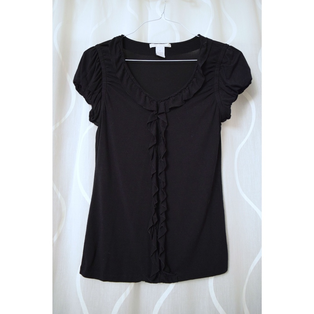 Black Ruffle V-neck Short Sleeve Dressy Top | Size M